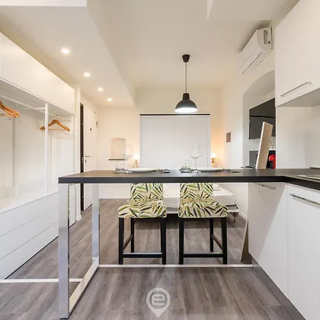 Downtown Gems - City Centre Apartment *