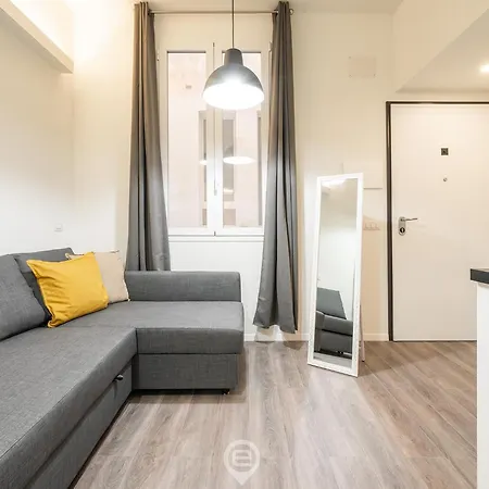 Downtown Gems - City Centre Apartment