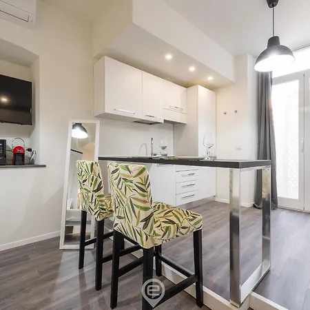 Downtown Gems - City Centre Apartment